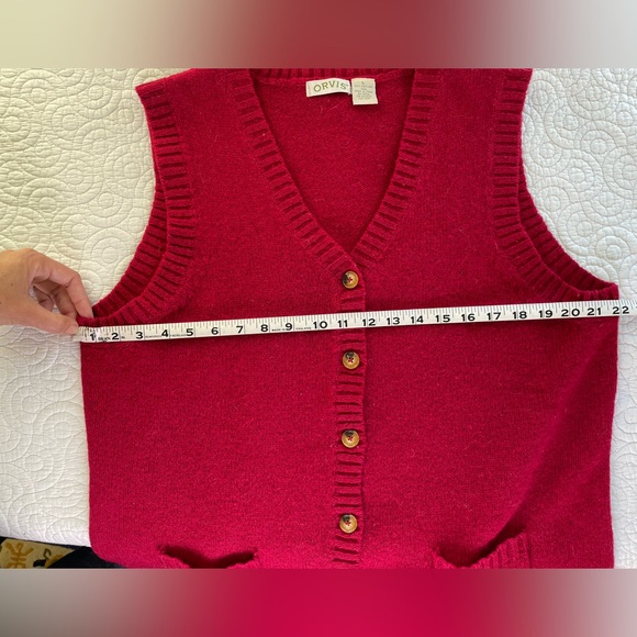 Orvis 100% Shetland Wool Red Vest with pockets - Picture 6 of 6